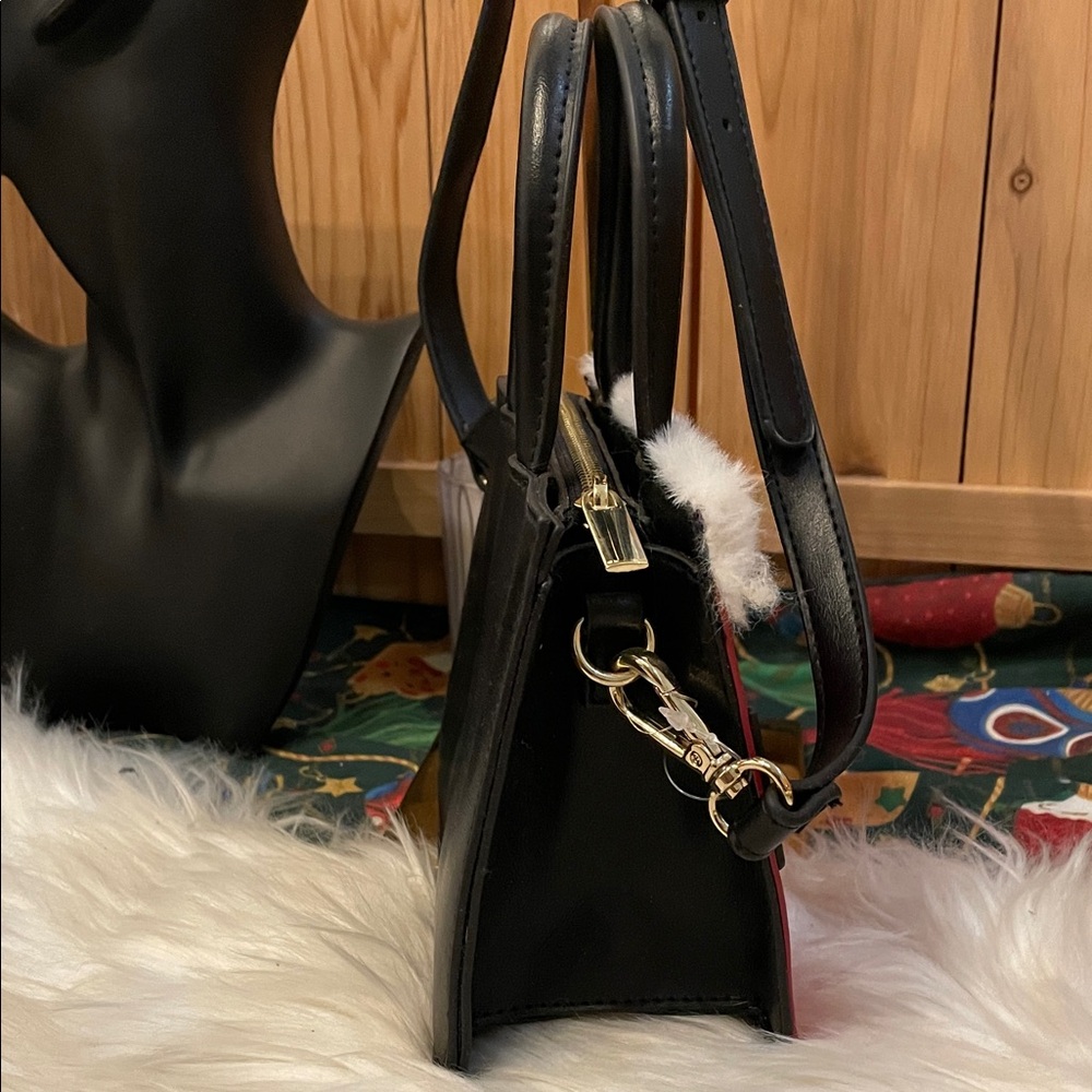 💜Mad Love Festive Red Glitter Handbag with Faux Fur Trim - Picture 6 of 10